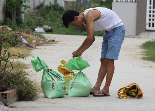 Người dân Nam Trung Bộ "thở phào" khi bão Kirogi suy yếu