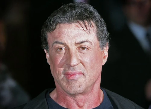 Sylvester Stallone bị tố cáo ép thiếu nữ 16 tuổi quan hệ tình dục tập thể