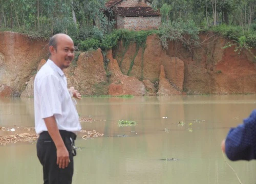 Phó phòng Tài nguyên bị tố "bảo kê" khai thác đất trái phép