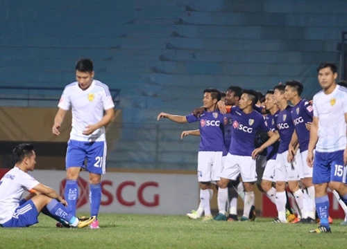 VPF chuẩn bị ba chiếc Cup cho kịch bản vô địch khó lường của V-League 2017