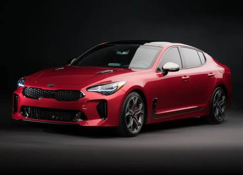 Xe thể thao Kia Stinger chốt giá từ 722 triệu đồng