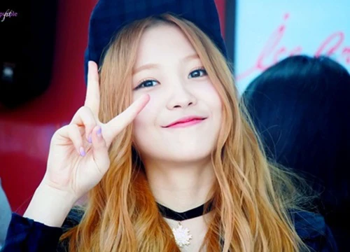 Yeri (Red Velvet) được loạt nữ thần Kpop cưng chiều hết mực