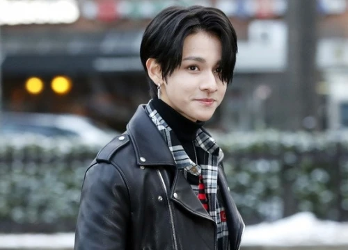 'Hoàng tử lai' Kim Samuel hào hứng 'thả tim' chào fan Việt trước giờ G MAMA 2017