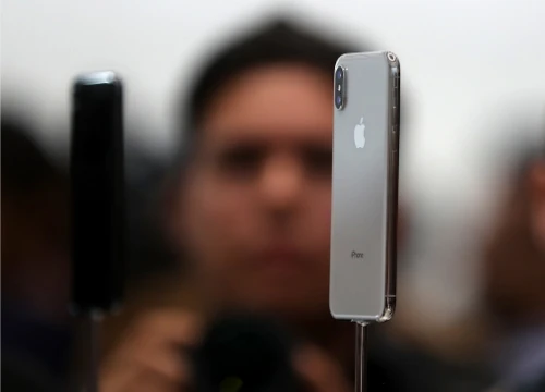 iPhone X xách tay liên tục giảm giá