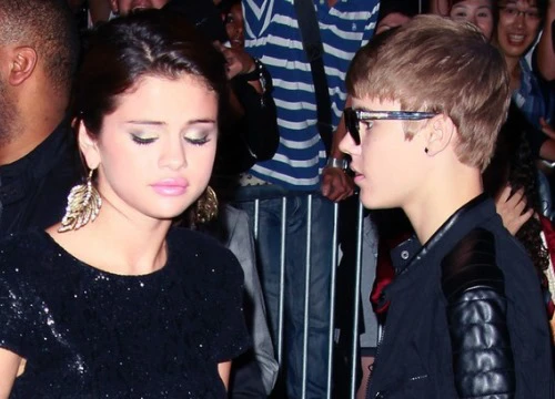 Selena Gomez và Justin Bieber bất ngờ xa nhau sau nhiều tuần quấn quýt không rời