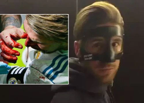 Sergio Ramos khoe mặt nạ như hiệp sĩ