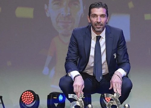 Buffon như minh tinh màn bạc trong ngày nhận giải "Cầu thủ xuất sắc nhất năm"