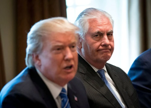 Báo Mỹ: Nhà Trắng tính bãi nhiệm Ngoại trưởng Tillerson