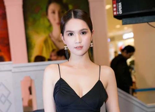 Ngọc Trinh mặc cây đen ngắn cũn quyến rũ vẫn bị chê thiếu lịch sự