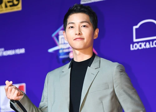 Song Joong Ki một mình dự MAMA mà không có Song Hye Kyo đồng hành