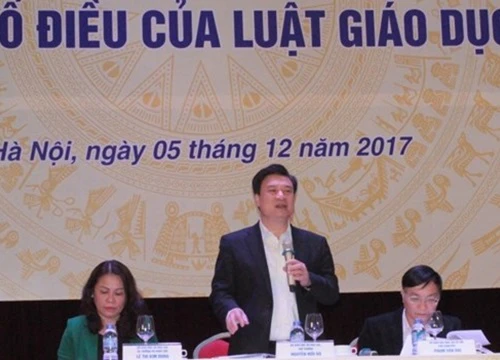 Tăng lương giáo viên, miễn học phí thành điểm nóng góp ý sửa Luật Giáo dục