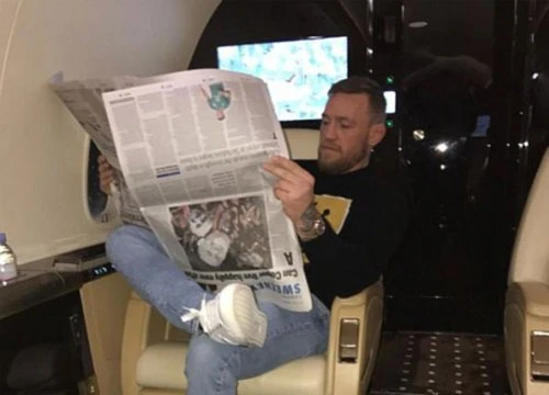 McGregor đọc báo ngược để 'troll' truyền thông