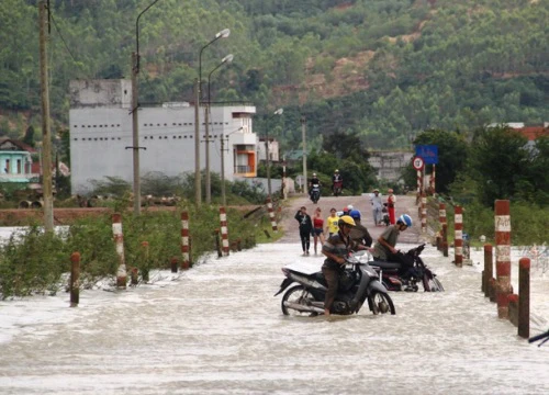 Nước lũ dâng cao, lại nhấn chìm vùng hạ lưu sông Kôn