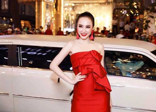 Angela Phương Trinh diện 'cây đỏ' nổi bật bên dàn fashionista