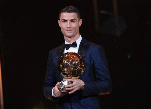 C. Ronaldo giành Quả bóng vàng 2017, san bằng kỷ lục của Messi