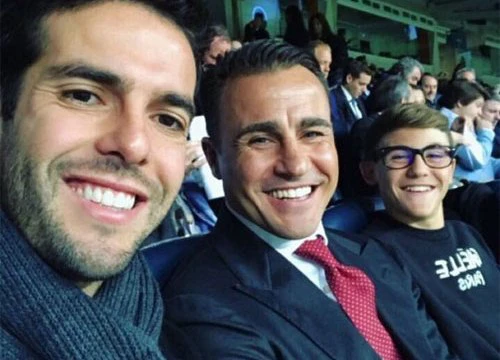 Kaka và Cannavaro về lại Bernabeu cổ vũ Real