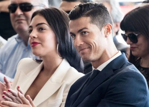 Trang giả mạo cậu cả nhà C. Ronaldo đăng ảnh Messi