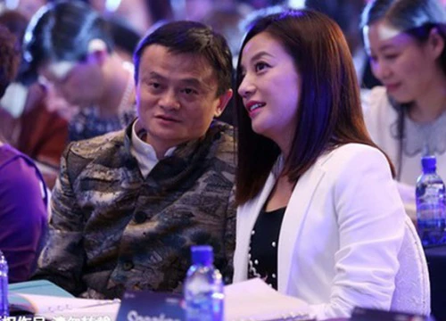 Tỷ phú Jack Ma gây sốc, phũ phàng rũ bỏ mối quan hệ với Triệu Vy