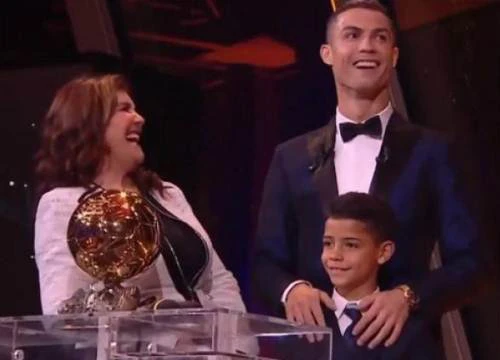 Con trai Ronaldo quả quyết sẽ chơi giỏi hơn bố