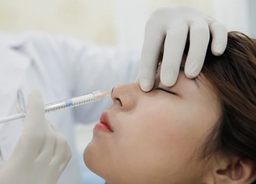 TP.HCM: Cô gái bị mù một mắt sau khi tiêm filler nâng mũi