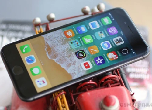 Vẫn có iPhone 'giá rẻ' dùng màn hình LCD trong năm 2018