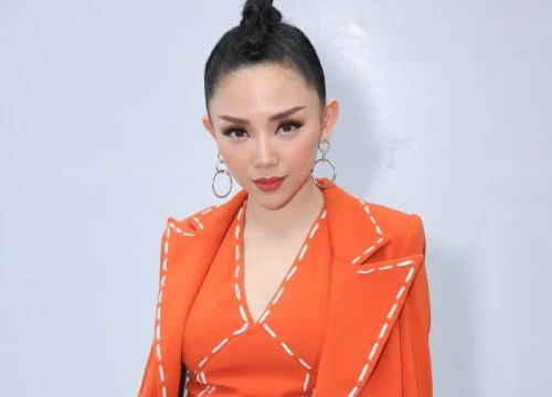 Cứ tưởng trung thành với mốt sexy, nào ngờ Tóc Tiên chính là &#8216;trùm vest&#8217; đáng nể của showbiz