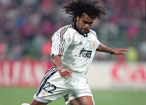 Cựu danh thủ Karembeu đến Sài Gòn, cùng fan Việt xem Siêu kinh điển