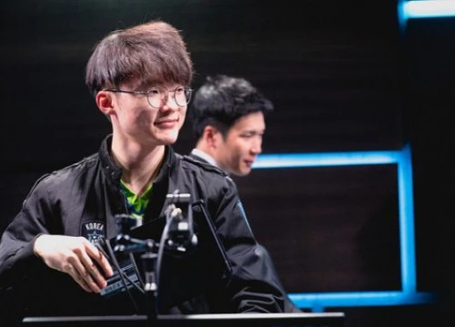 LMHT: Vượt qua những đối thủ nặng ký, Faker chính thức trở thành Tuyển thủ Esports của năm tại The Game Awards 2017