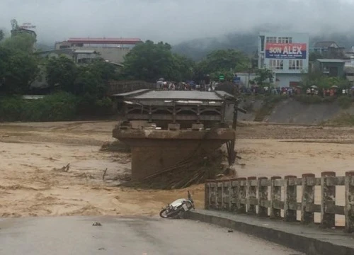 Bộ Giao thông: Sập cầu Thia ở Yên Bái do thiên tai bất thường