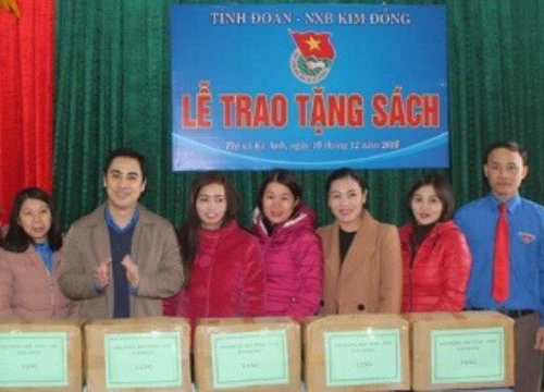 Hà Tĩnh: Trao tặng 2.500 cuốn sách cho 25 thư viện trường học