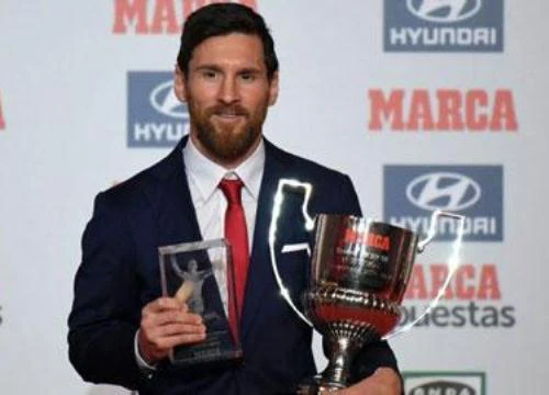 Messi nhận giải Pichichi và Cầu thủ xuất sắc nhất La Liga