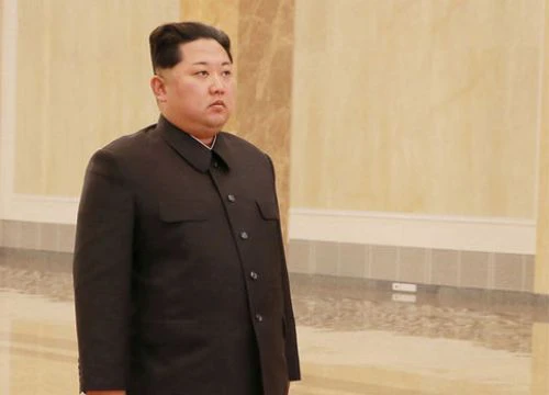 Ông Kim Jong-un lập lời thề đáng sợ này khi tới viếng cha