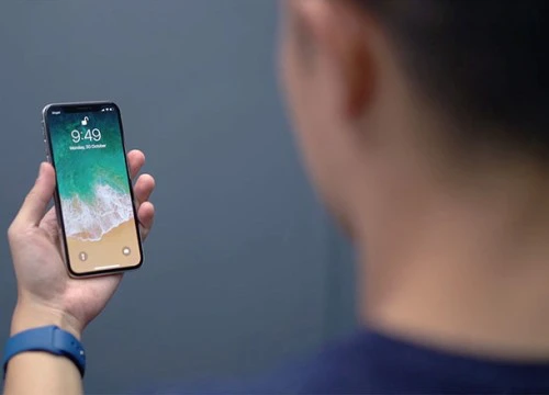 "Số nhọ" đổi iPhone X hai lần vẫn bị đồng nghiệp qua mặt Face ID