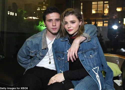 Đeo nhẫn đôi với Chloe Moretz, Brooklyn Beckham bị đồn sắp lấy vợ ở tuổi 18