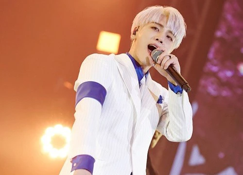 Jonghyun lờ đi thông báo comeback ở concert riêng, phải chăng anh có ý định tự sát từ lâu?