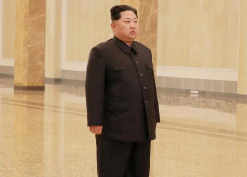 Những điều bất thường trong chuyến viếng cha của ông Kim Jong-un