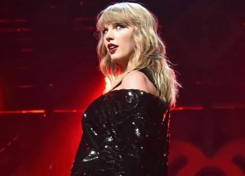 Taylor Swift mua tặng người hâm mộ cả một ngôi nhà khi biết fan này mang thai và chịu cảnh vô gia cư