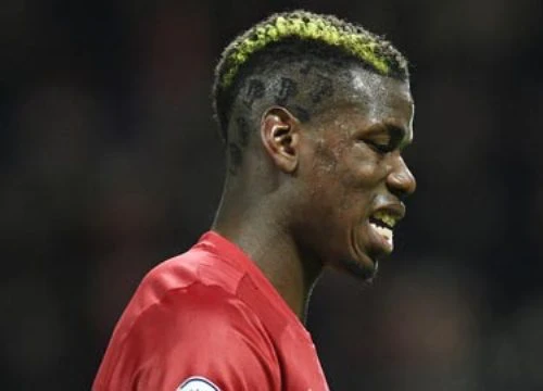 M.U cử nhân viên đến nhà gọi Pogba đi tập