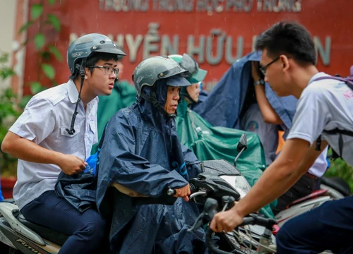 Toàn bộ học sinh, sinh viên Sài Gòn nghỉ học để tránh bão Tembin