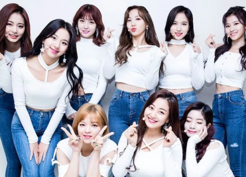 TWICE chính thức vượt mặt EXO, trở thành idolgroup giật nhiều cúp nhất trong vòng 1 năm