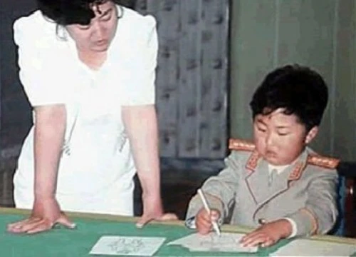 Đường tới đỉnh cao quyền lực của nhà lãnh đạo Kim Jong-un