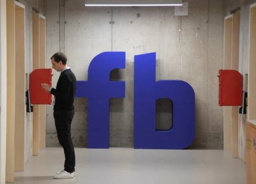 Anh dọa tăng thuế Facebook và Google