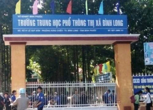 Công khai tên người tố cáo: Hiệu trưởng chỉ phải rút kinh nghiệm