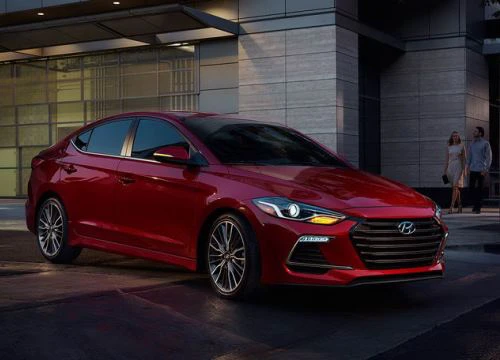 Hyundai Elantra Sport dự kiến có giá 688 triệu đồng