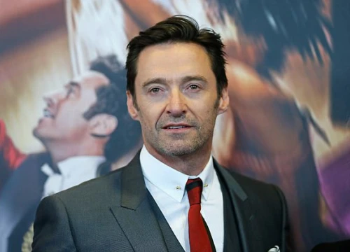 Hugh Jackman kể về nỗi đau mẹ bỏ đi khi 8 tuổi