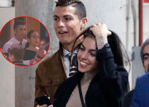 Lộ video C. Ronaldo ôm bạn gái từ phía sau 'đốn tim' fan