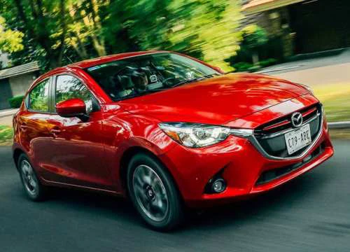 Mazda2 thay đổi giá bán liên tục suốt năm qua