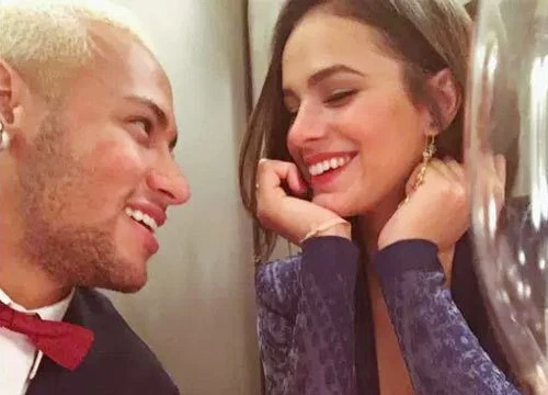 Neymar lần thứ 4 nối lại tình xưa với diễn viên Bruna Marquezine