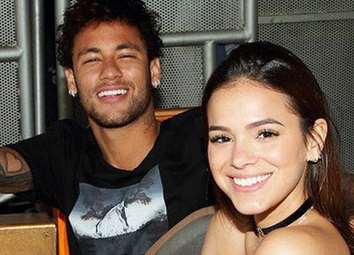 Neymar lần thứ tư tái hợp bạn gái cũ