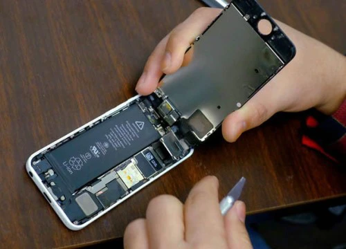 Người dùng iPhone Việt Nam được hưởng chương trình thay pin mới của Apple